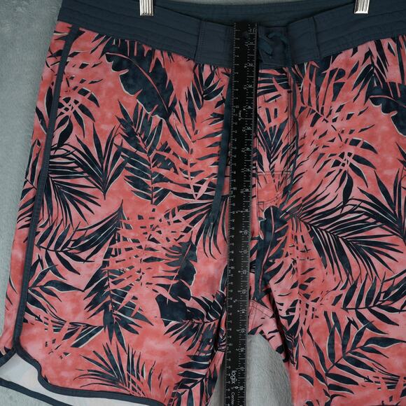 Old Navy Board Shorts Mens 38x9 Floral Palms Swimwear Beach Stretch - Picture 8 of 10